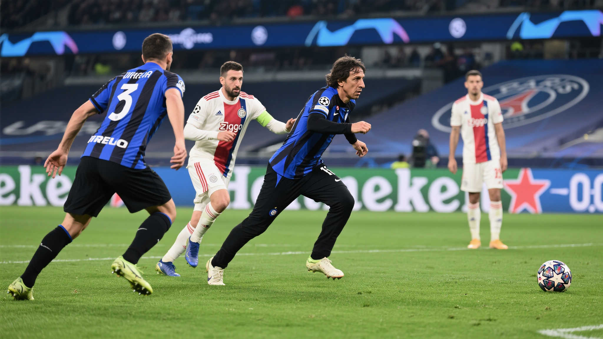 0-5不敌巴黎,国米后防核心退出国家队!小因内乱频起 在这场至关重要的比赛中,小因扎吉带领的国际米兰本希